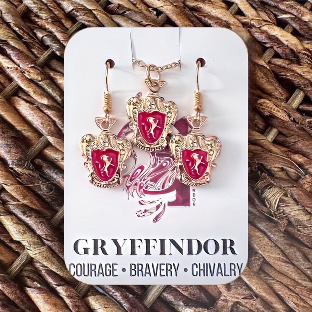 New Handmade Gold-Tone “Gryffindor” (Harry Potter) Necklace and Earrings Set
